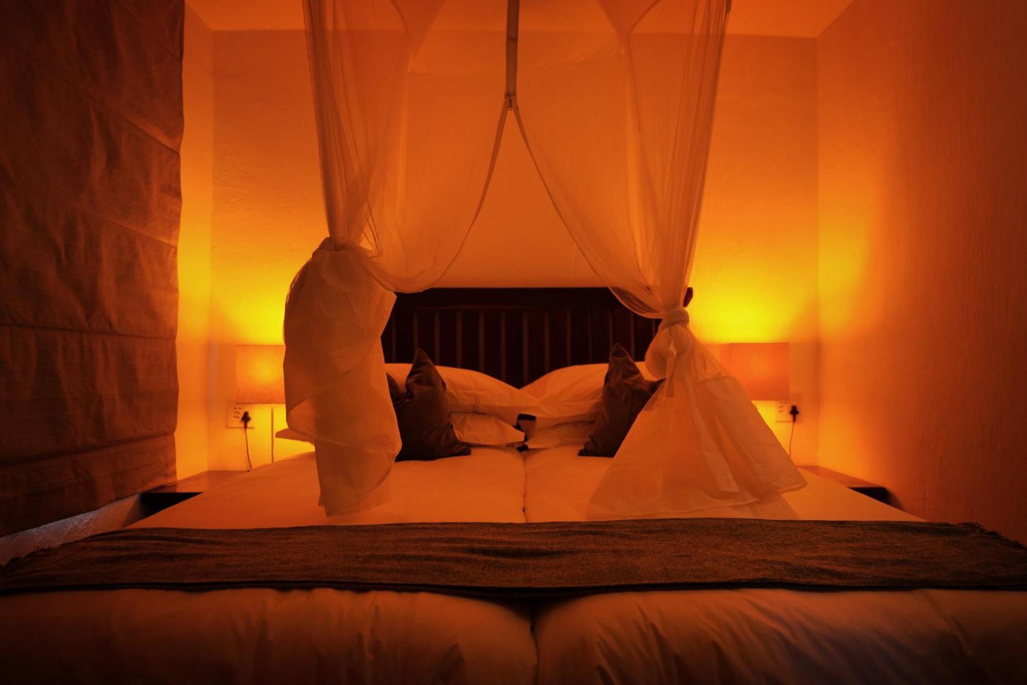Shibula Safari Lodge *