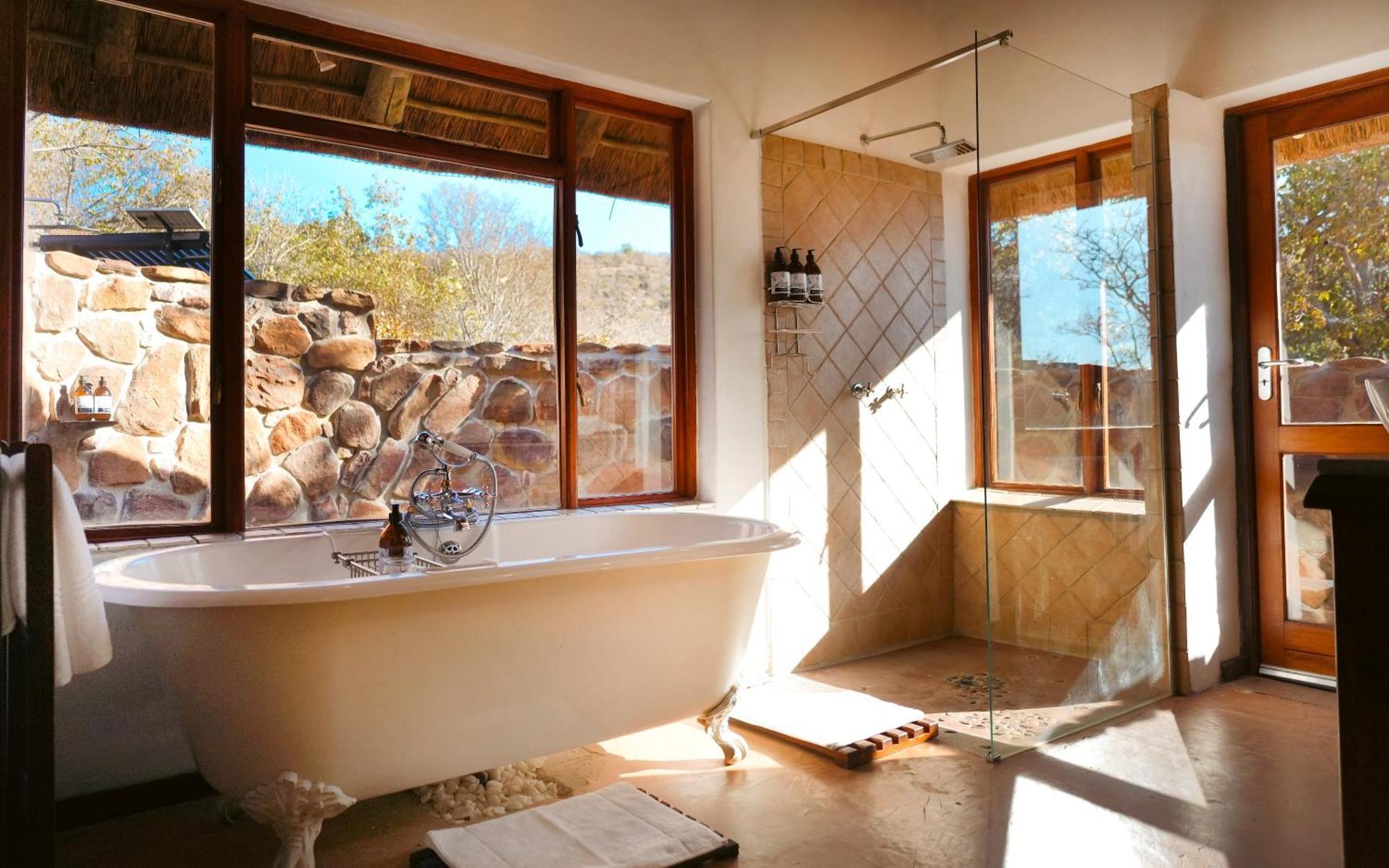 Lodge Shibula Safari *