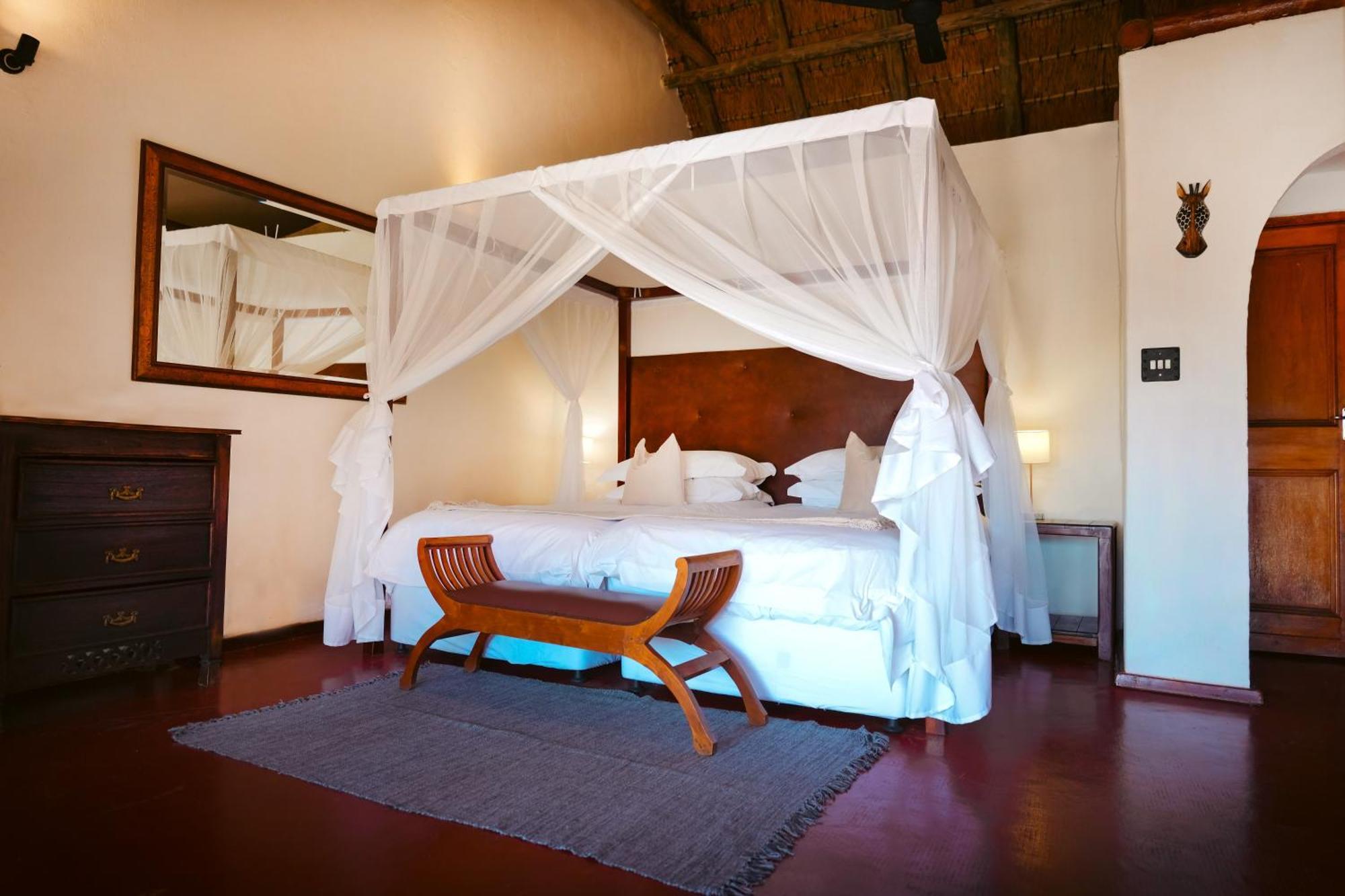 Shibula Safari Lodge Welgevonden Game Reserve