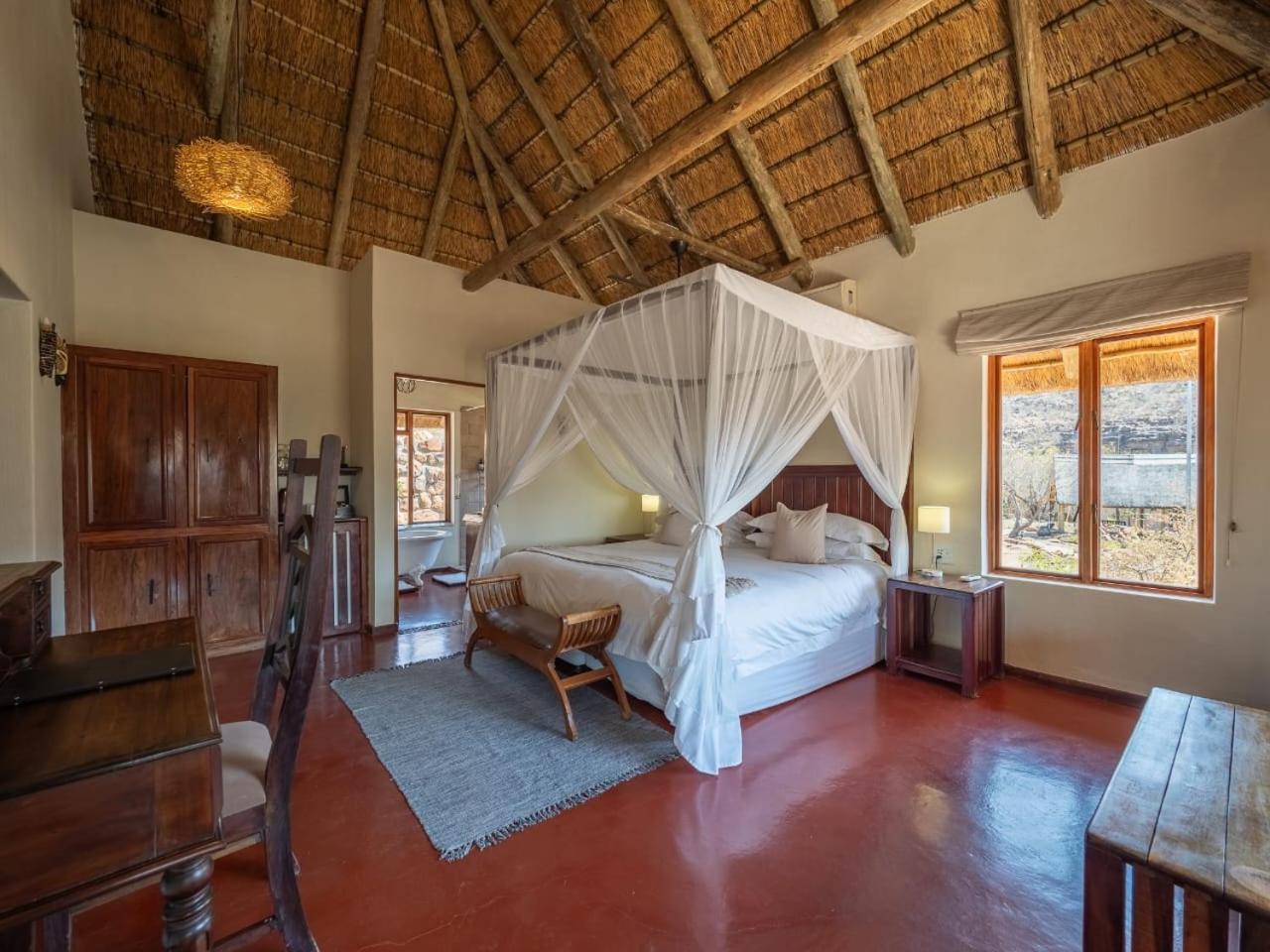 Lodge Shibula Safari