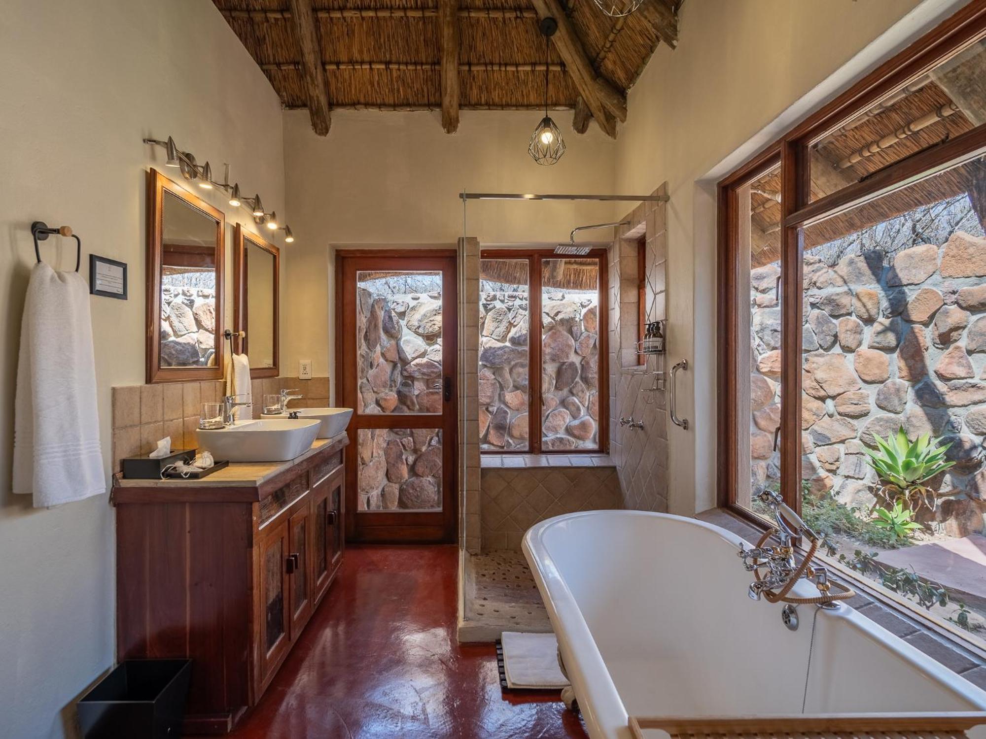 Lodge Shibula Safari *